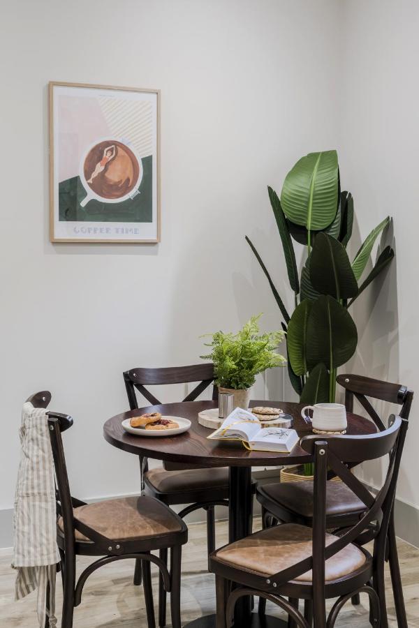 Tooting - Your Apartment ลอนดอน ภายนอก รูปภาพ